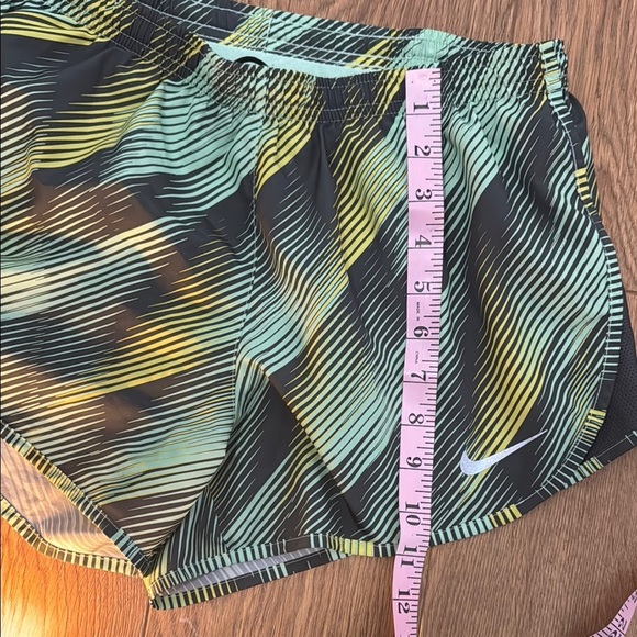 Nike Green and Yellow Athletic Performance Shorts - Picture 4 of 6